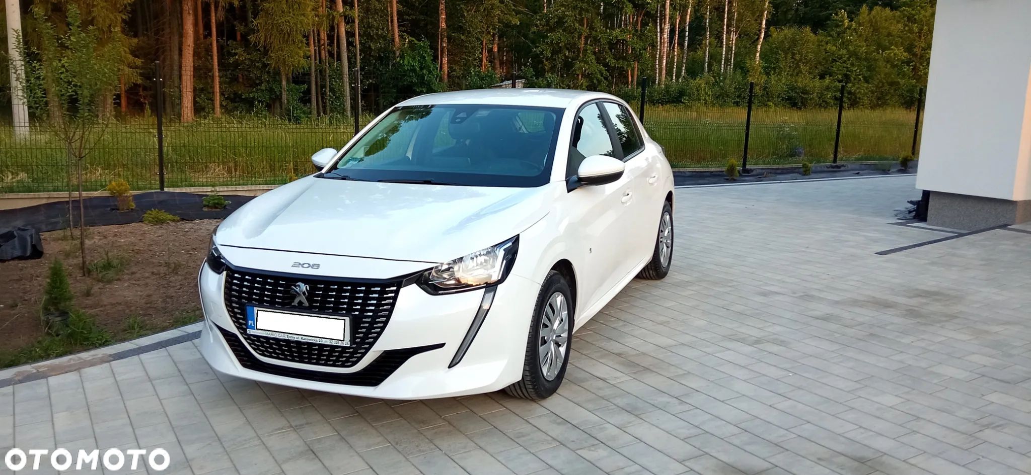 Peugeot 208 - 1
