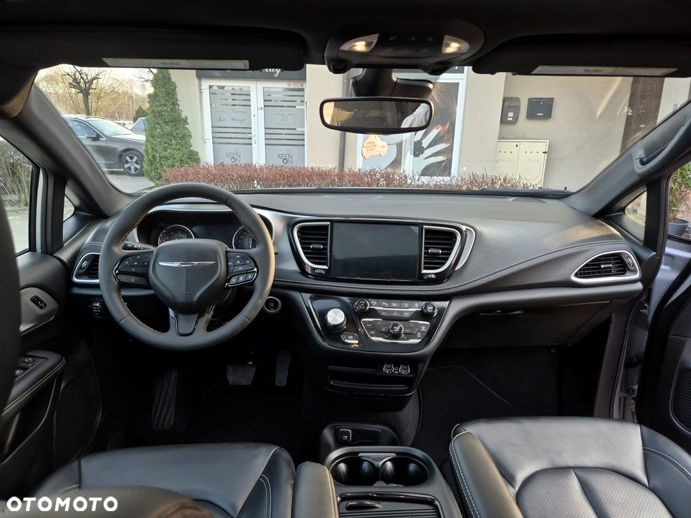 Chrysler Pacifica - 9