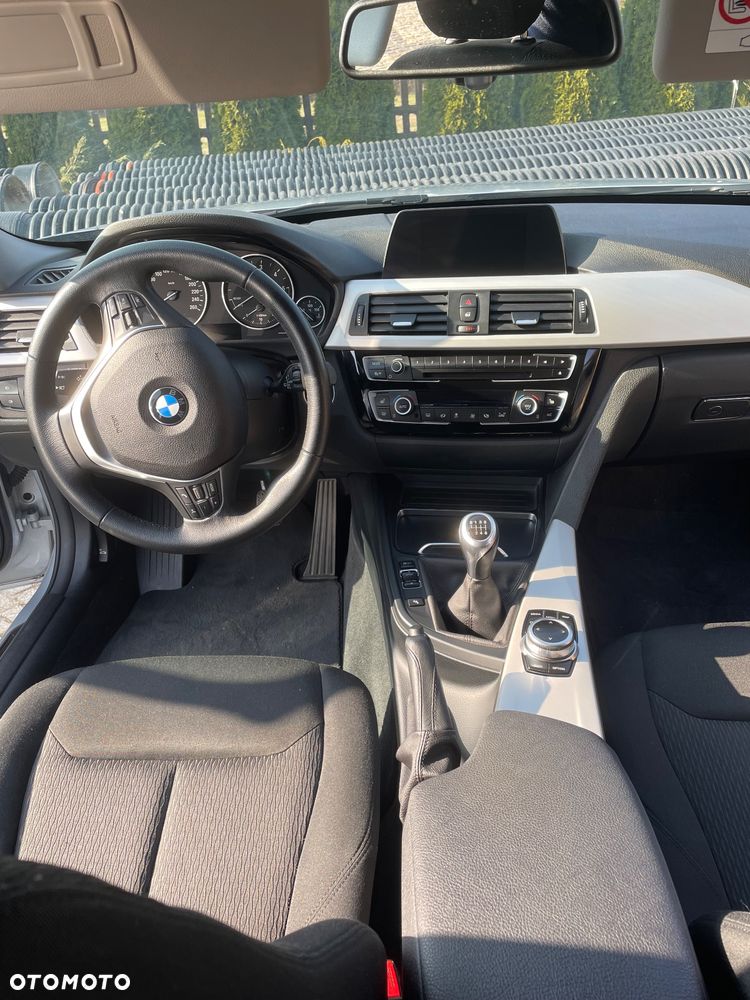 BMW Seria 3 318d - 11