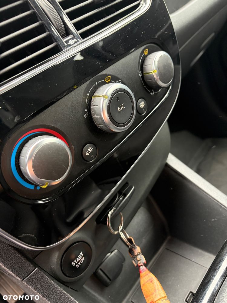 Renault Clio - 11