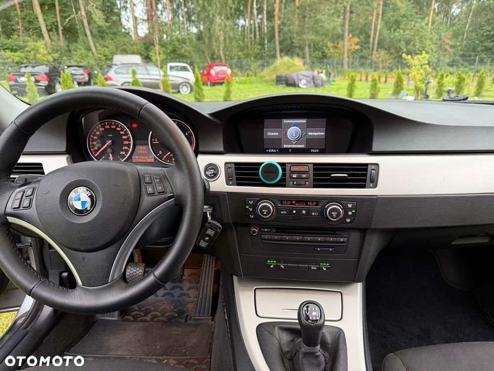 BMW Seria 3 318d DPF Edition Exclusive - 14