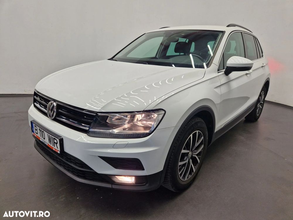 Volkswagen Tiguan - 1