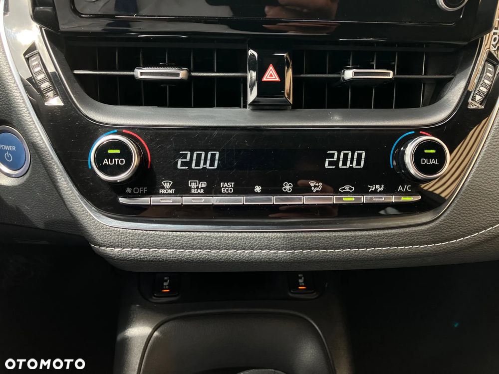 Toyota Corolla 2.0 Hybrid Comfort - 29