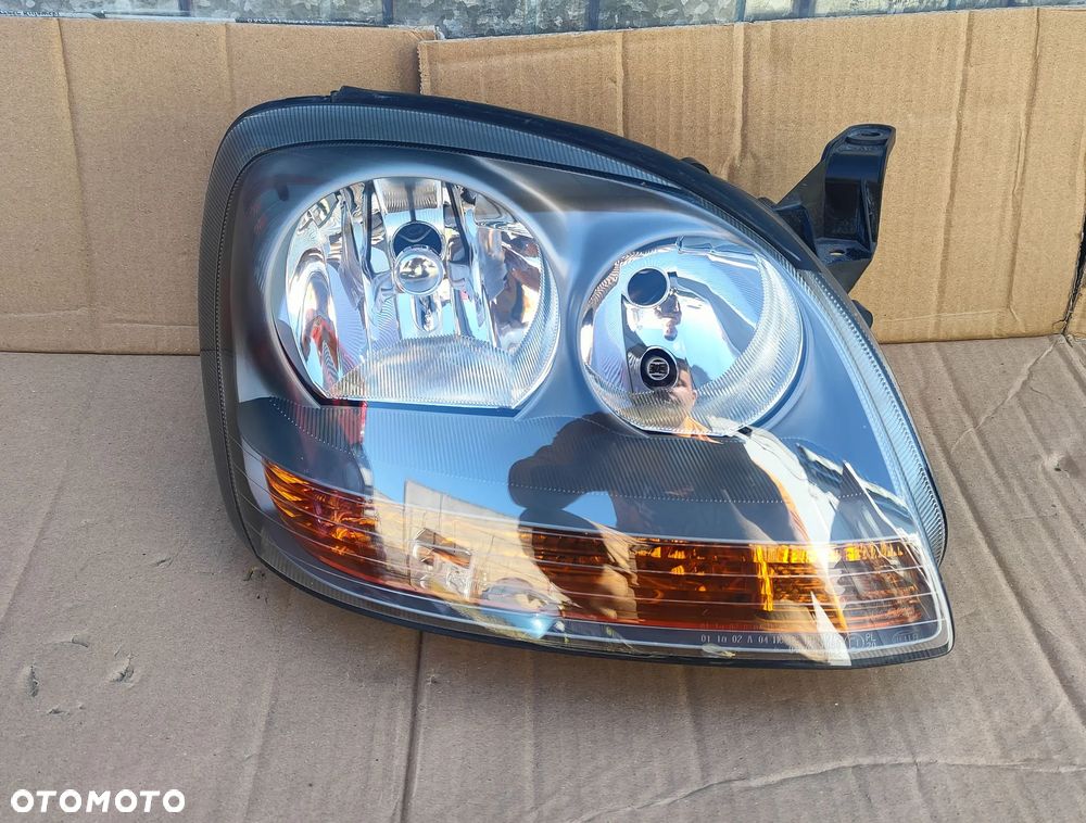 Reflektor prawy Lampa prawa Nissan Almera Tino 2001- EU