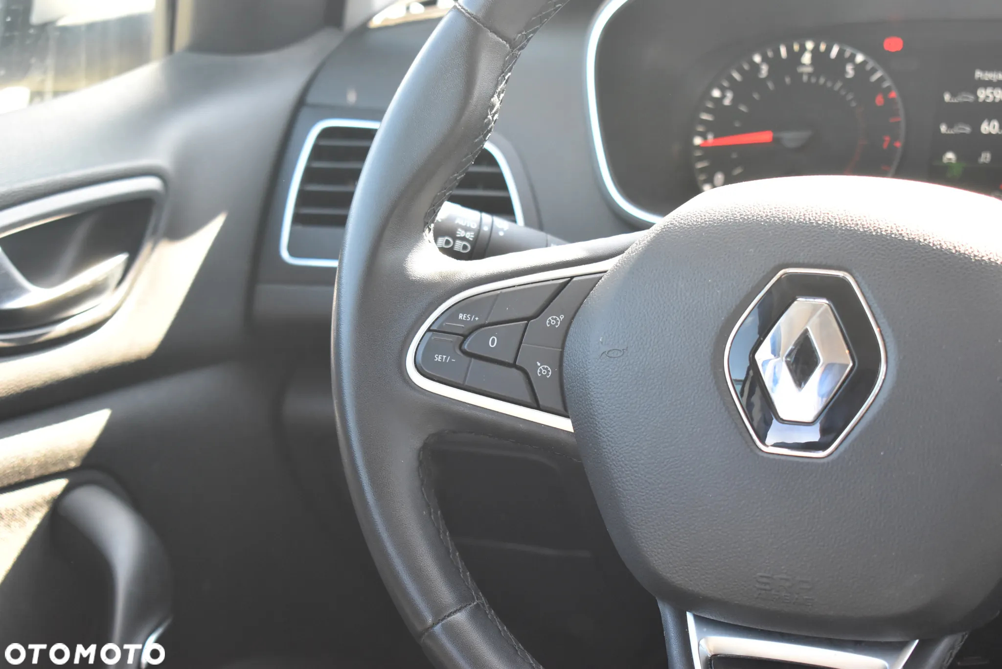 Renault Megane 1.3 TCe FAP Zen - 15