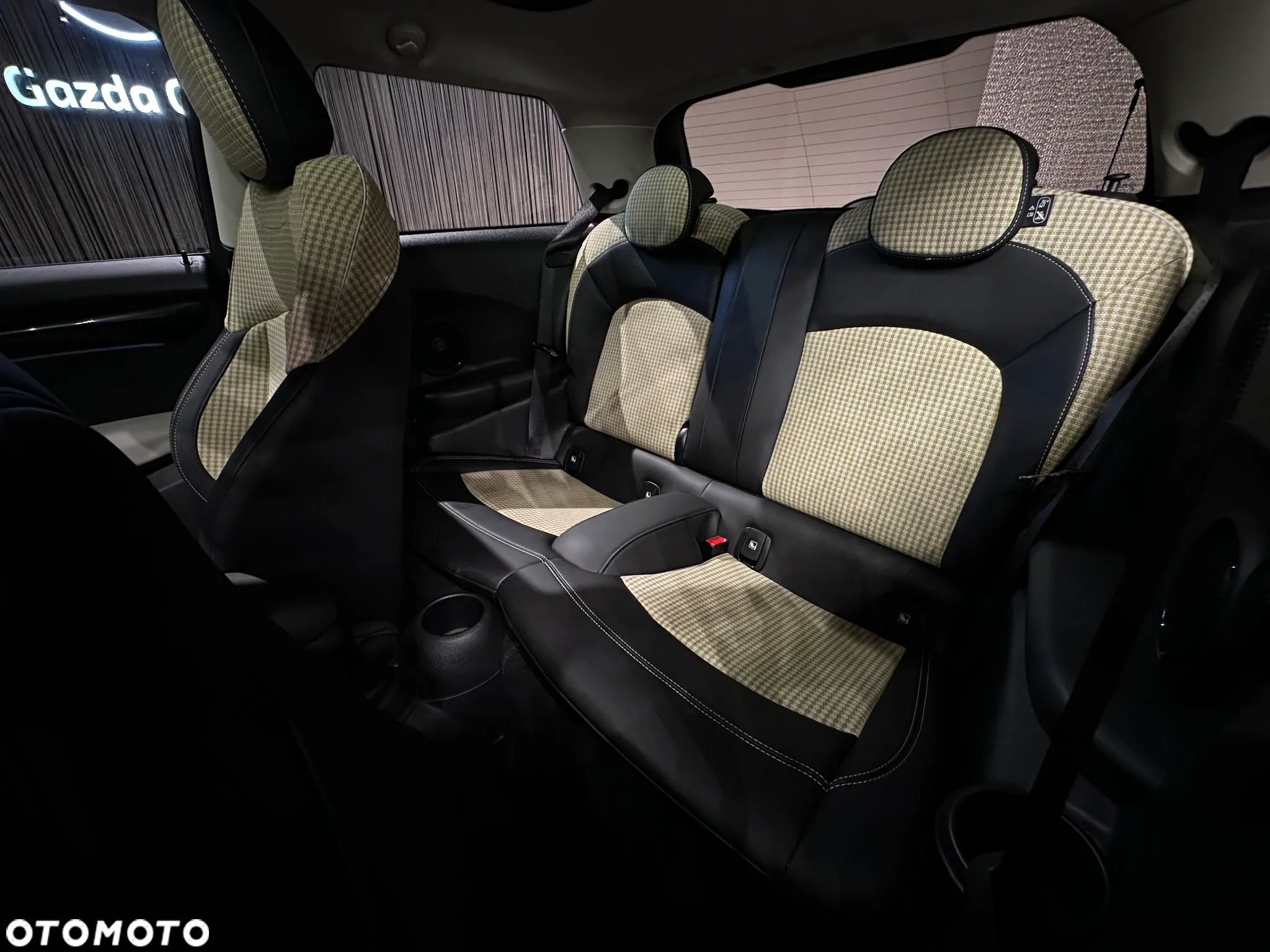 MINI Cooper SE Classic Trim - 15