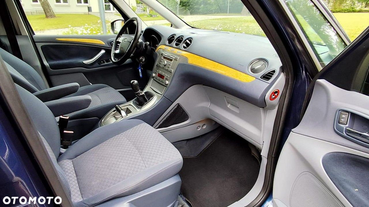 Ford Galaxy - 21