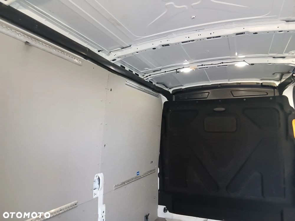 Ford Transit - 12