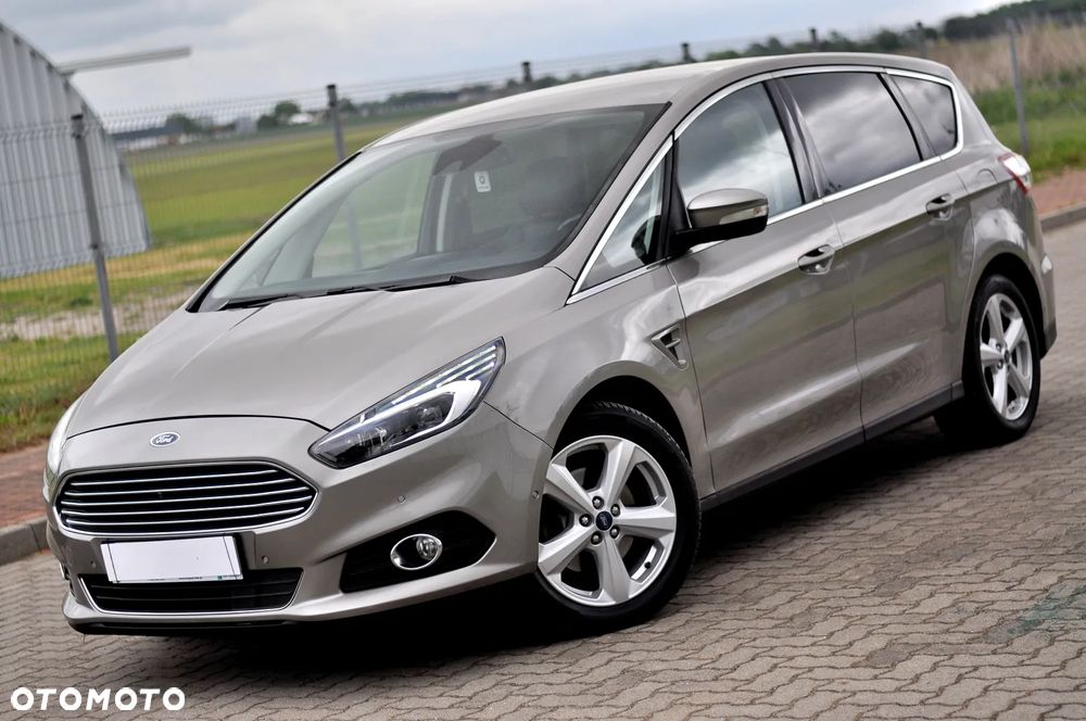 Ford S-Max - 11
