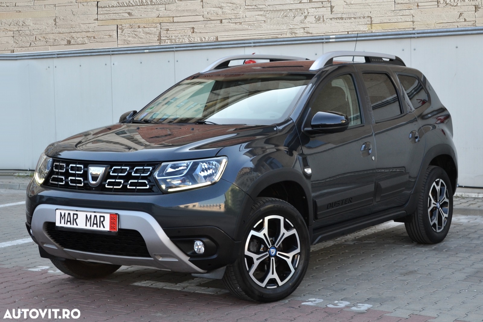 Dacia Duster TCe 100 2WD Celebration - 2