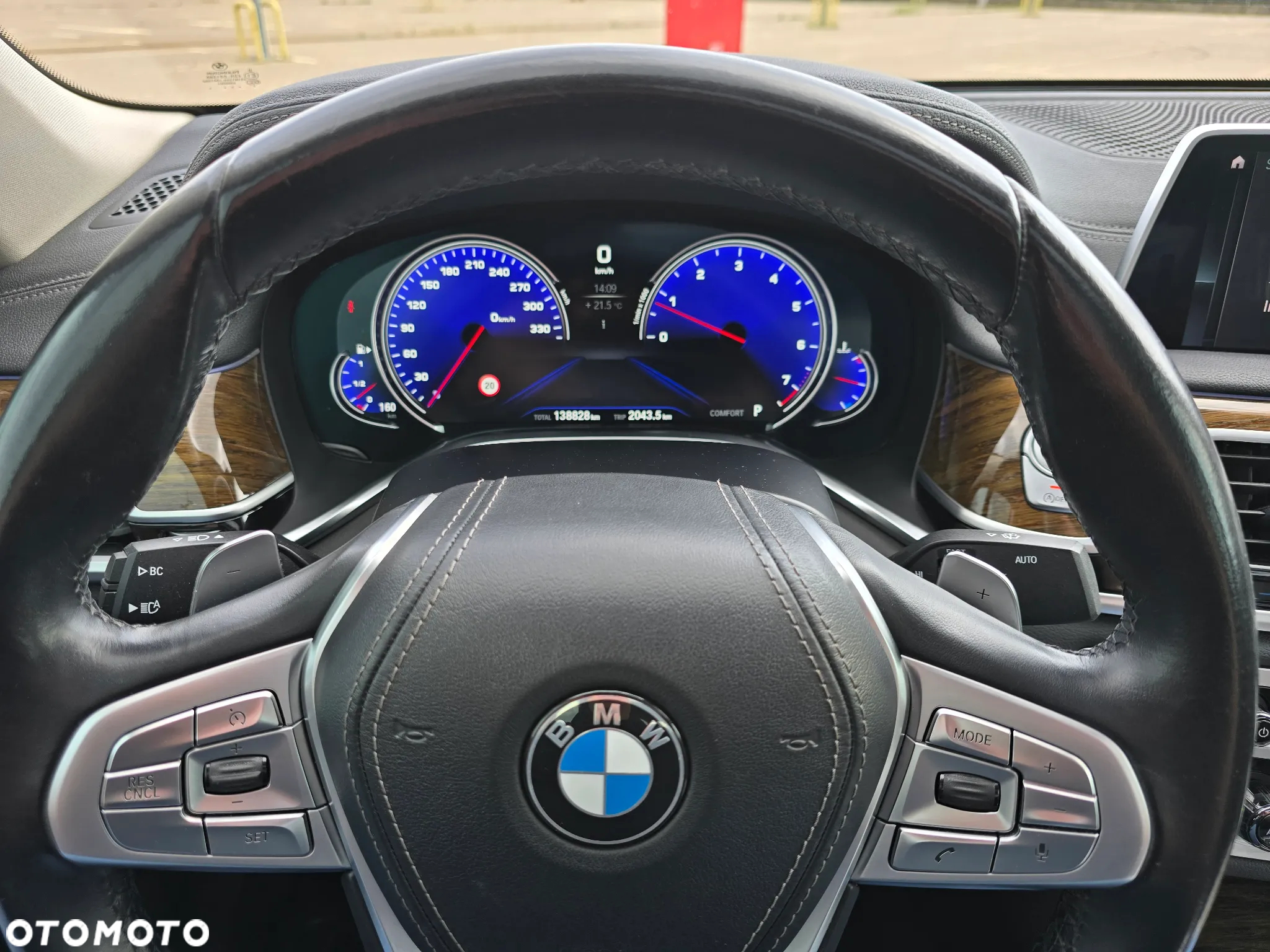 BMW Seria 7 740Li - 24