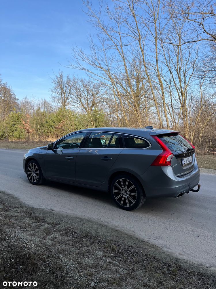 Volvo V60 D6 AWD Plug-in Hybrid R-Design Summum - 7