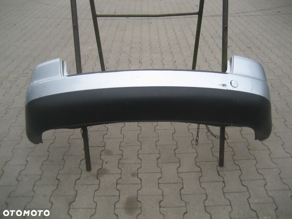 vw touran 03-06r zderzak tył tylni kod lakieru LA7W