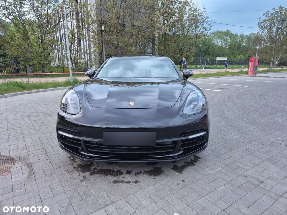 Porsche Panamera 4 - 8