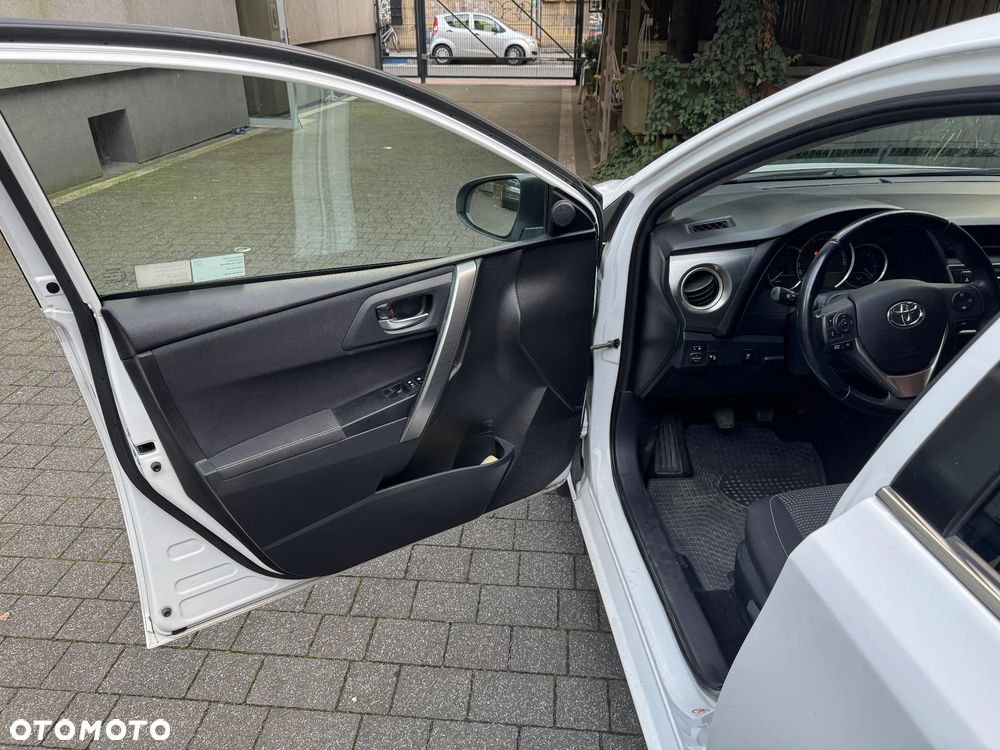 Toyota Auris 1.4 D-4D Active - 5