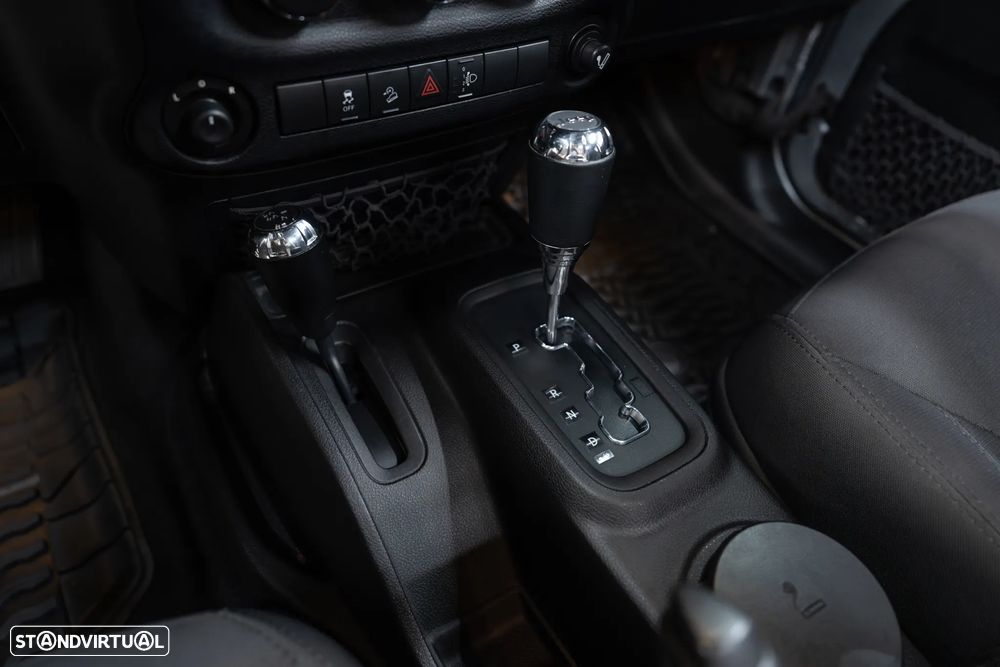 Jeep Wrangler 2.8 CRD Sport - 30