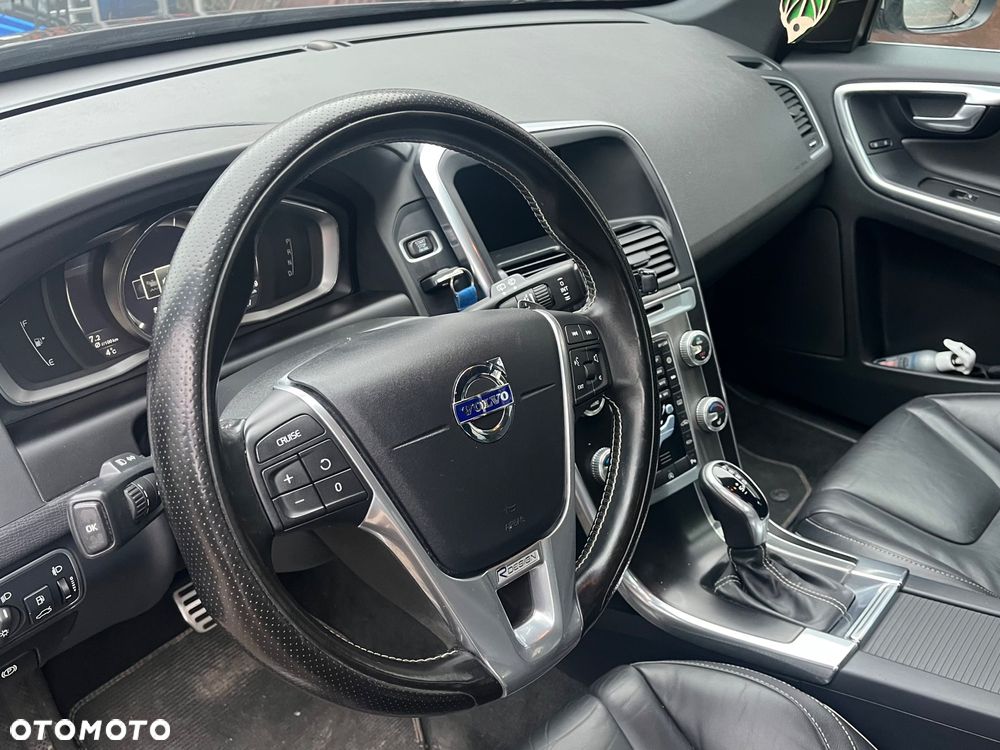 Volvo XC 60 D3 Drive-E R-Design Momentum - 21