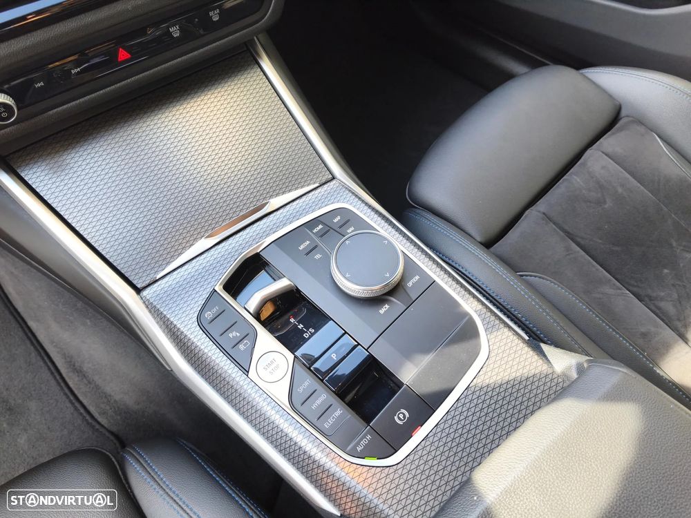 BMW 320 e Pack Desportivo M Auto - 27