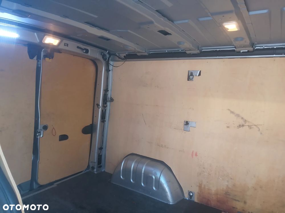 Renault Trafic - 17