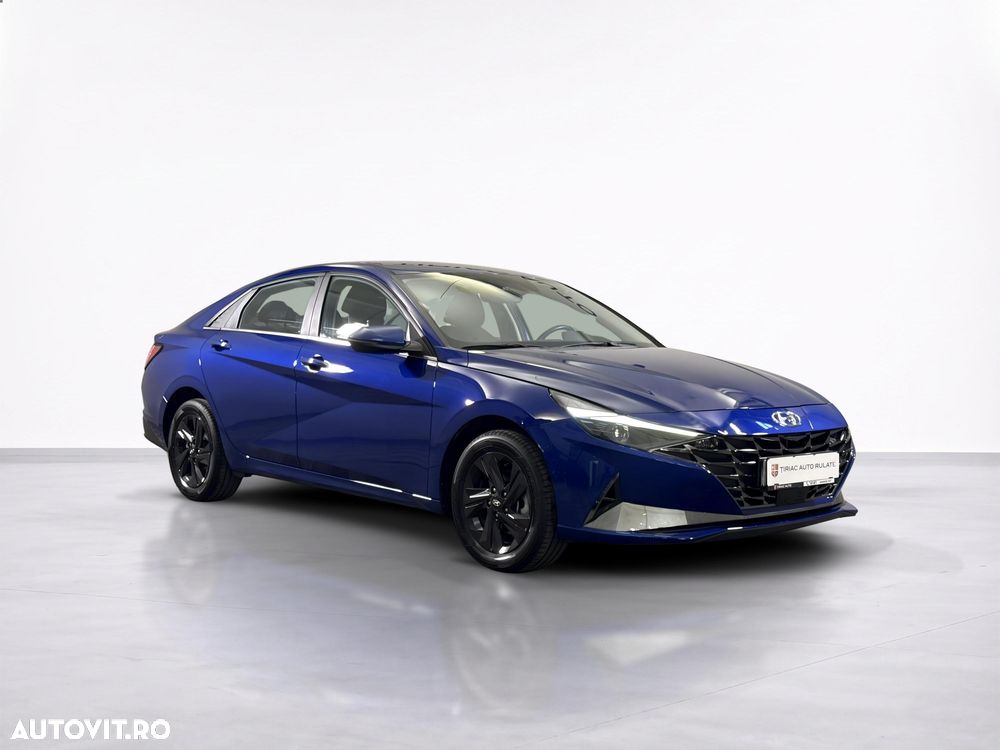 Hyundai Elantra - 8