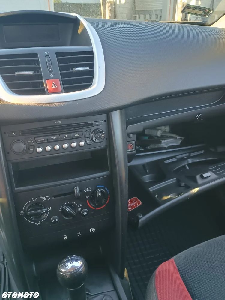 Peugeot 207 1.4 - 17