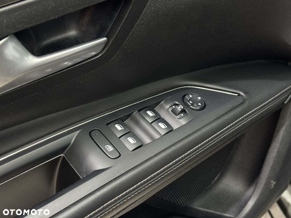 Peugeot 5008 - 23