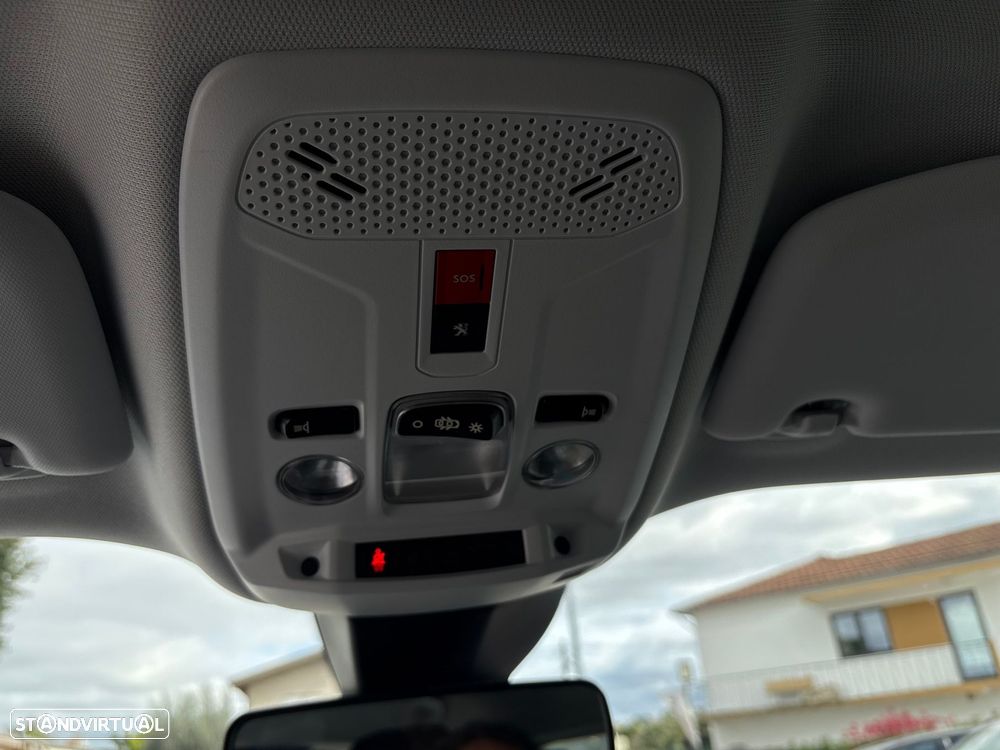 Peugeot e-2008 50 kWh Active Pack - 20