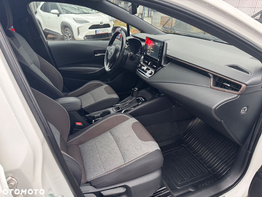 Toyota Corolla 2.0 Hybrid Trek - 8