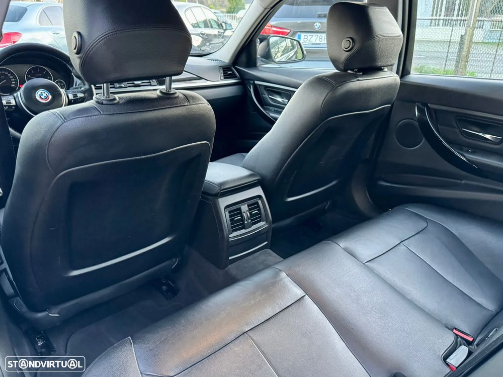 BMW 320 d Pack M - 17