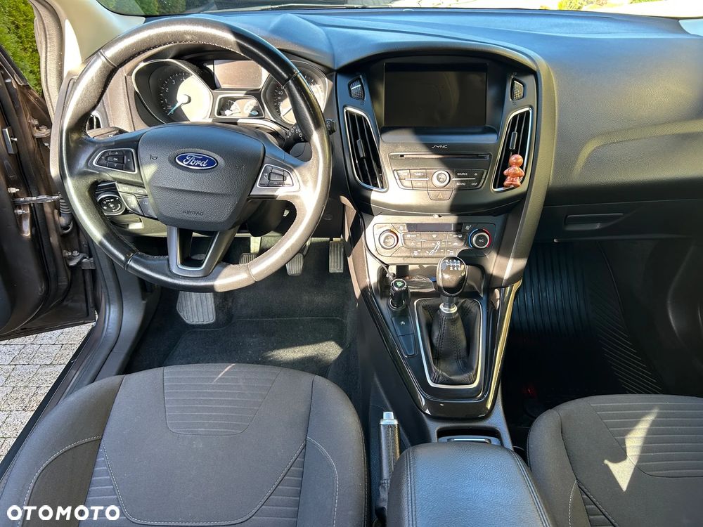 Ford Focus 1.5 EcoBoost Titanium ASS - 4