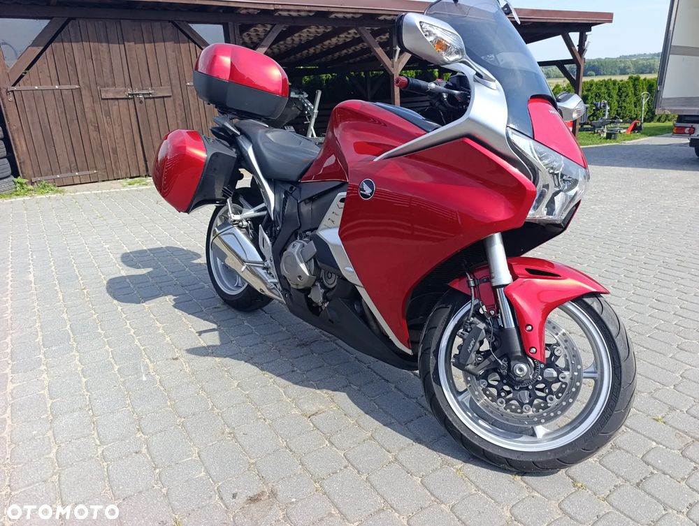 Honda VFR - 3