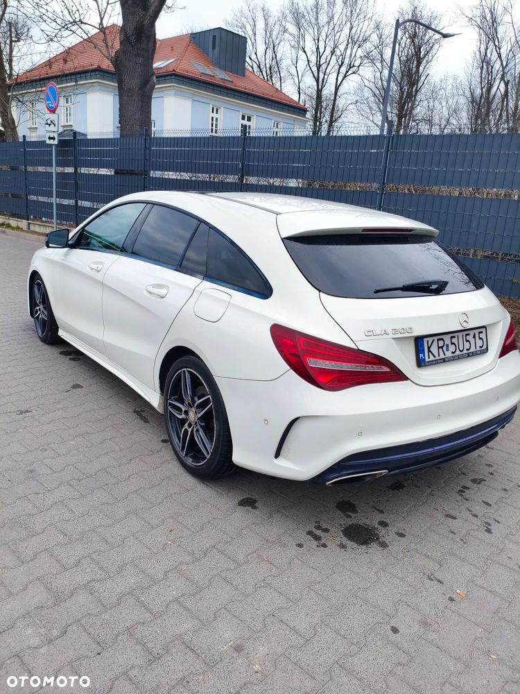 Mercedes-Benz CLA 200 7G-DCT AMG Line - 3