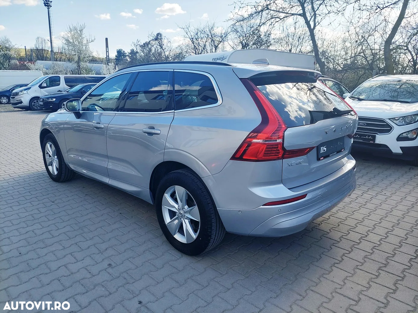 Volvo XC 60 B4 MHEV AWD Momentum Pro - 4