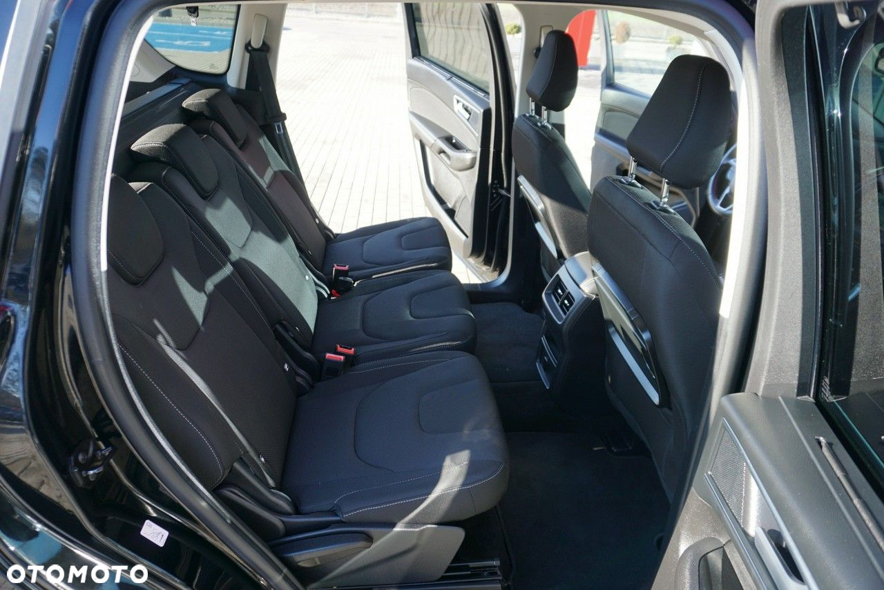 Ford S-Max - 14