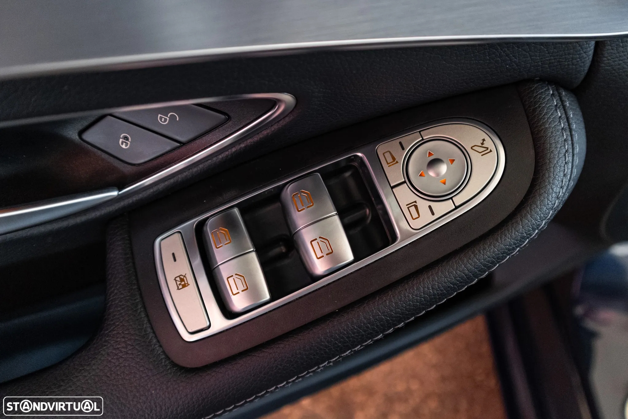 Mercedes-Benz C 300 h AMG Line - 11