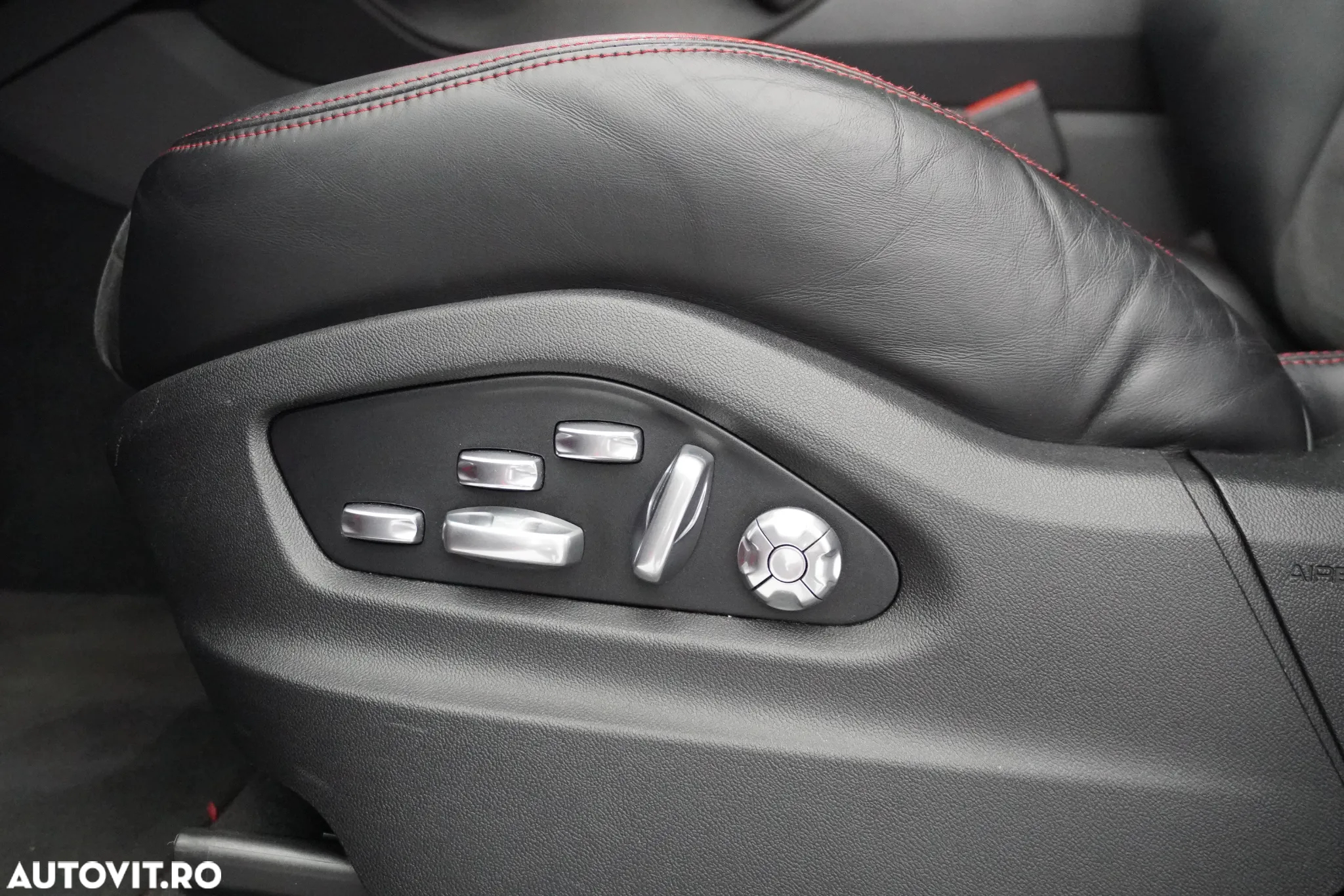 Porsche Cayenne Coupe GTS Tiptronic S - 12