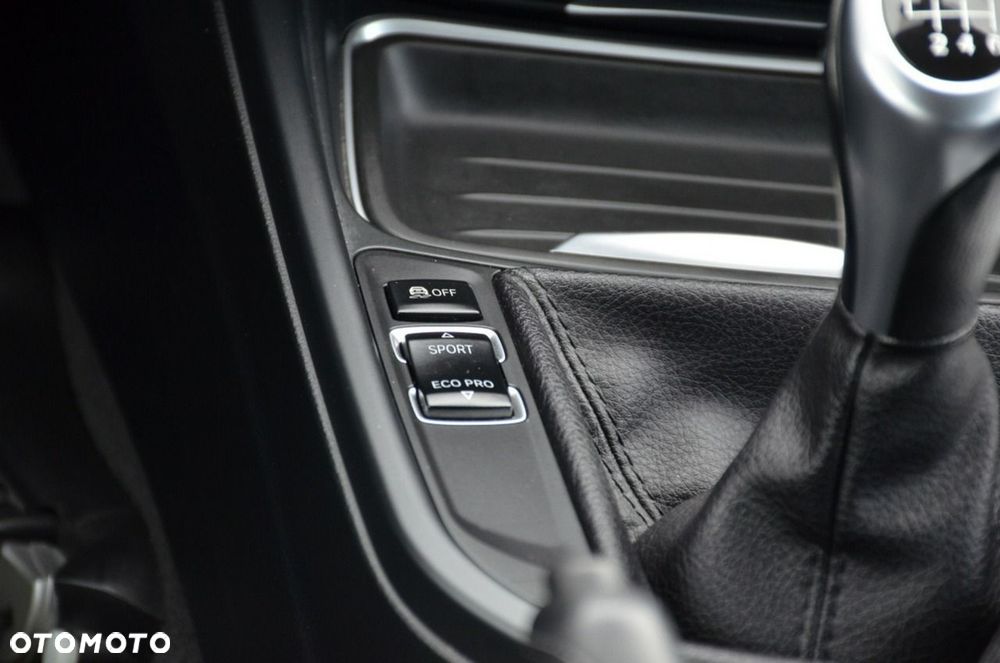 BMW Seria 3 - 36