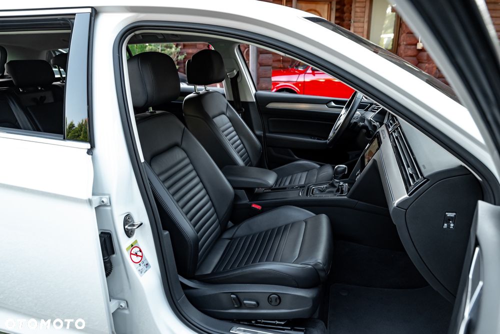 Volkswagen Passat Variant 2.0 TDI SCR 4Motion DSG Highline - 27