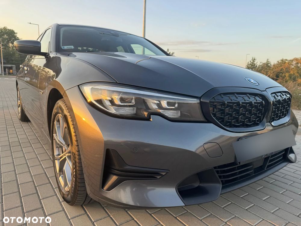 BMW Seria 3 330e Sport Line - 6