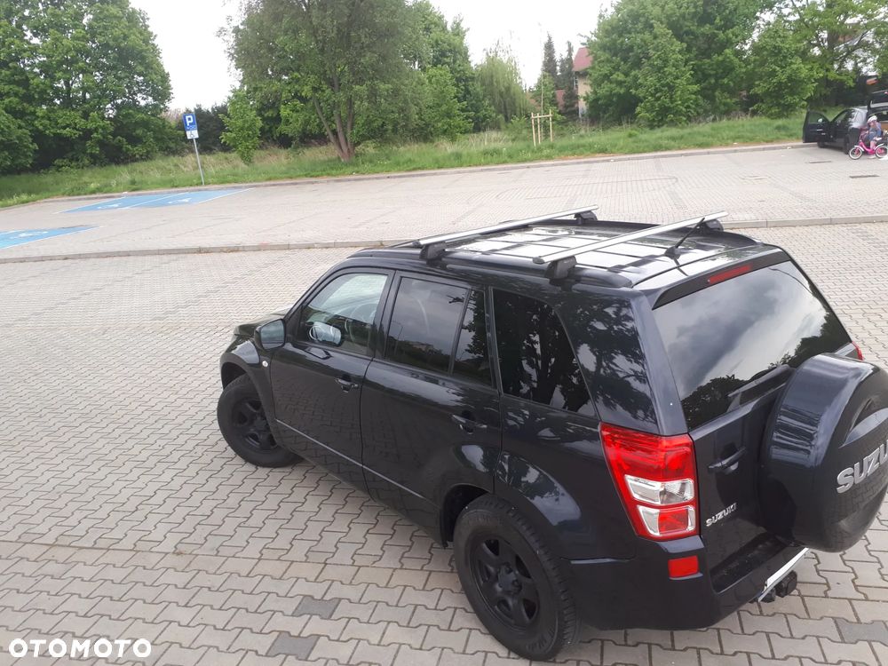 Suzuki Grand Vitara 2.0 Club Family - 11