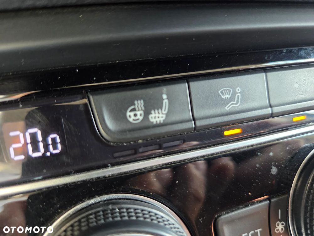 Volkswagen Touran - 13