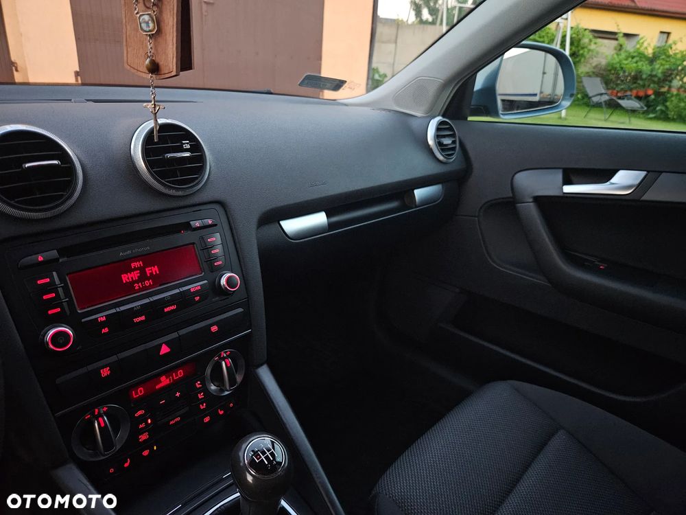Audi A3 Sportback 2.0 TDI Ambiente - 17