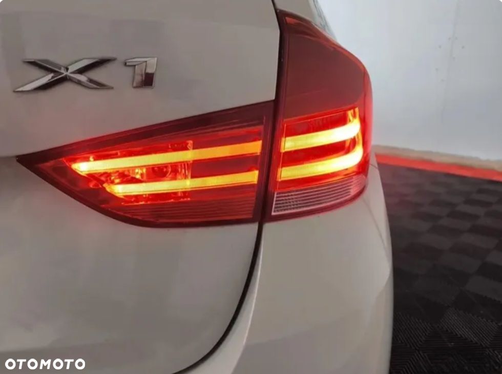 BMW X1 xDrive20i Sport Line - 16