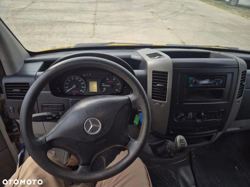 Mercedes-Benz Sprinter - 8