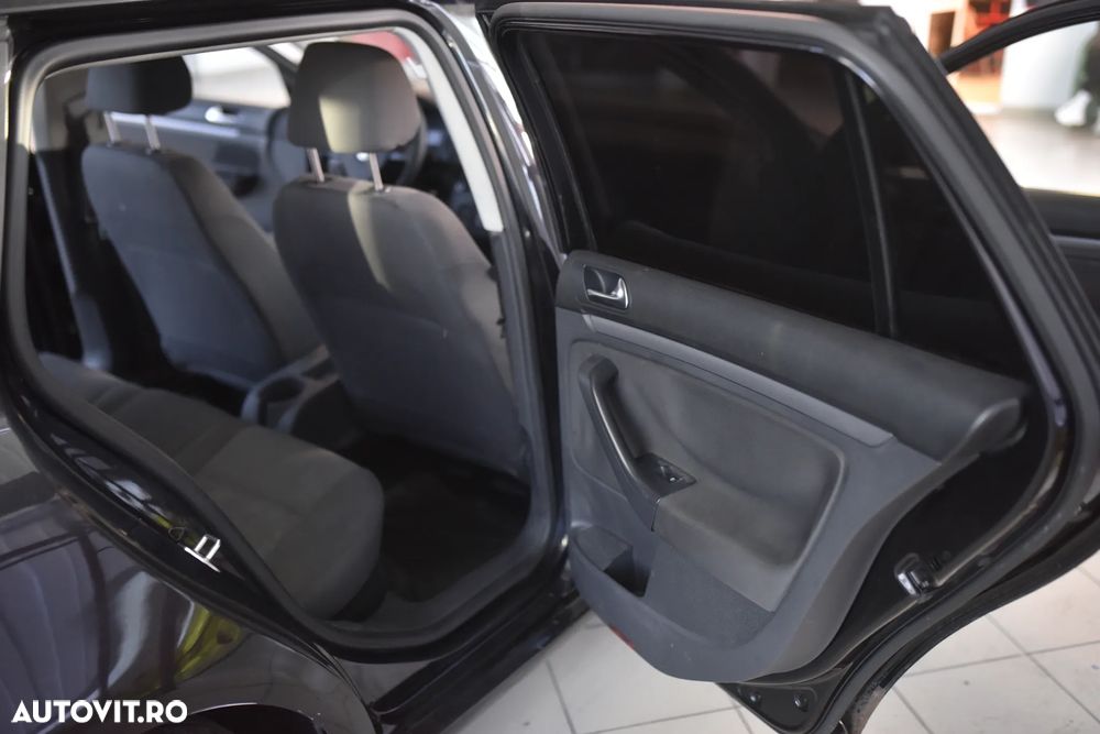 Volkswagen Golf 1.9 TDI DPF Tour Edition - 13