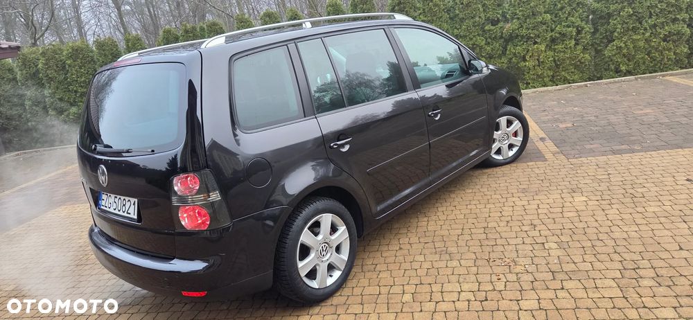 Volkswagen Touran 2.0 TDI DPF Highline - 18