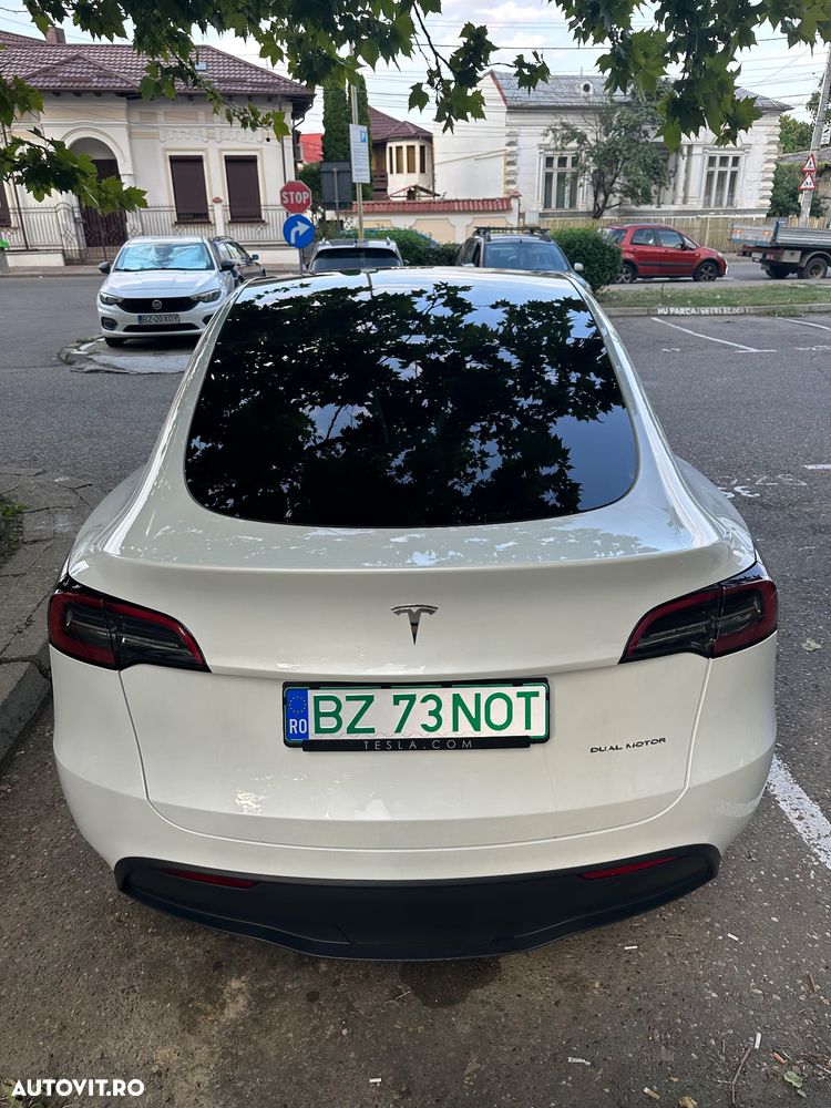 Tesla Model Y AWD Performance - 4