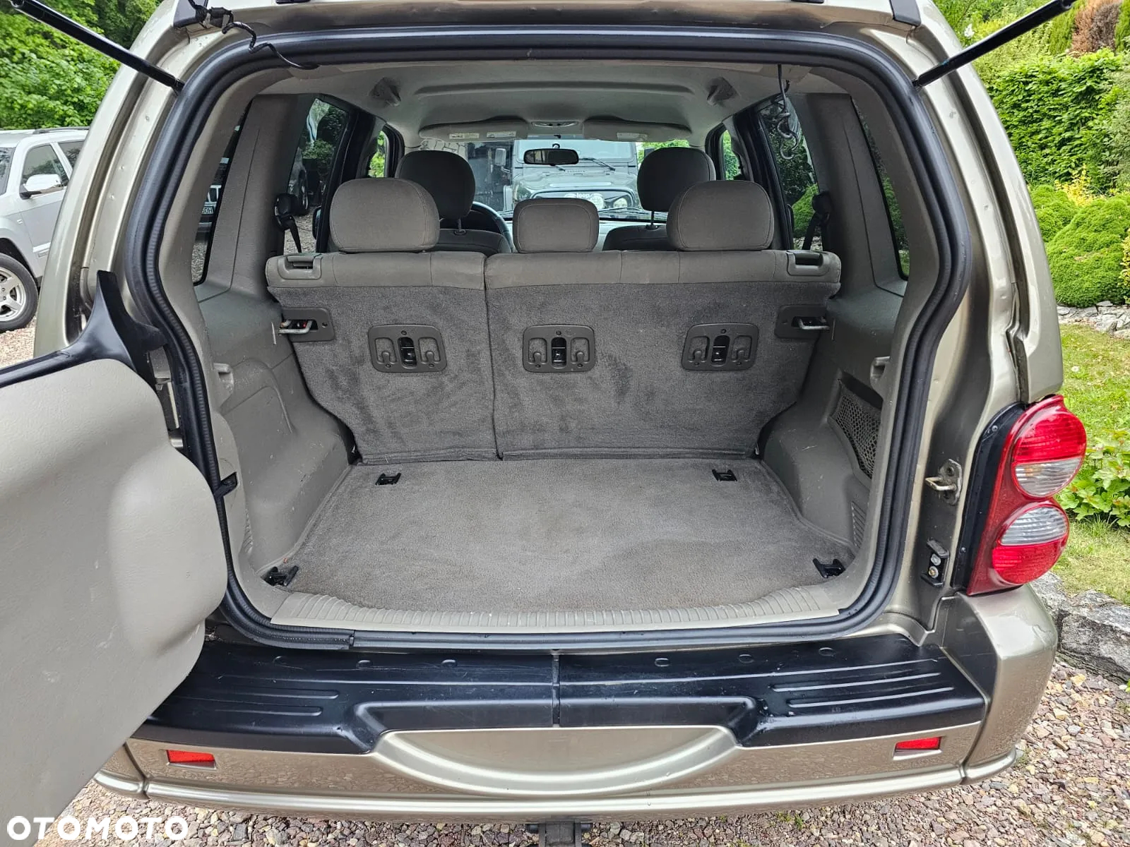 Jeep Cherokee 2.8 CRD Sport - 14