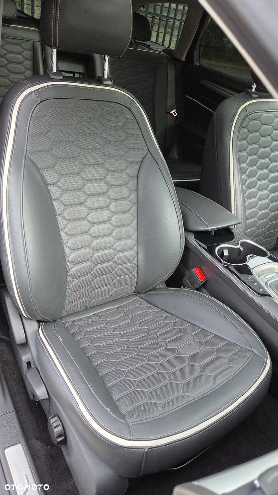 Ford Mondeo 2.0 TDCi STart-Stopp Vignale - 35
