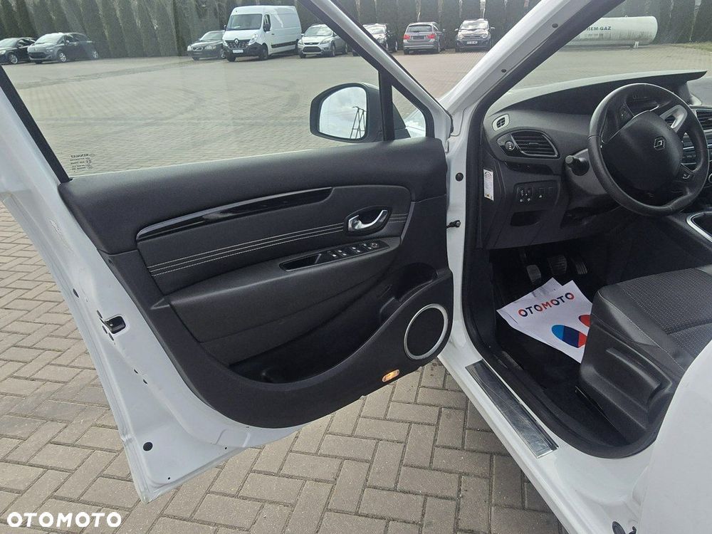 Renault Scenic - 13